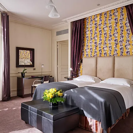 Hotel La Tremoille Parigi