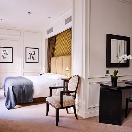 La Tremoille Hotel Parigi