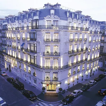 Hotel La Tremoille Parigi
