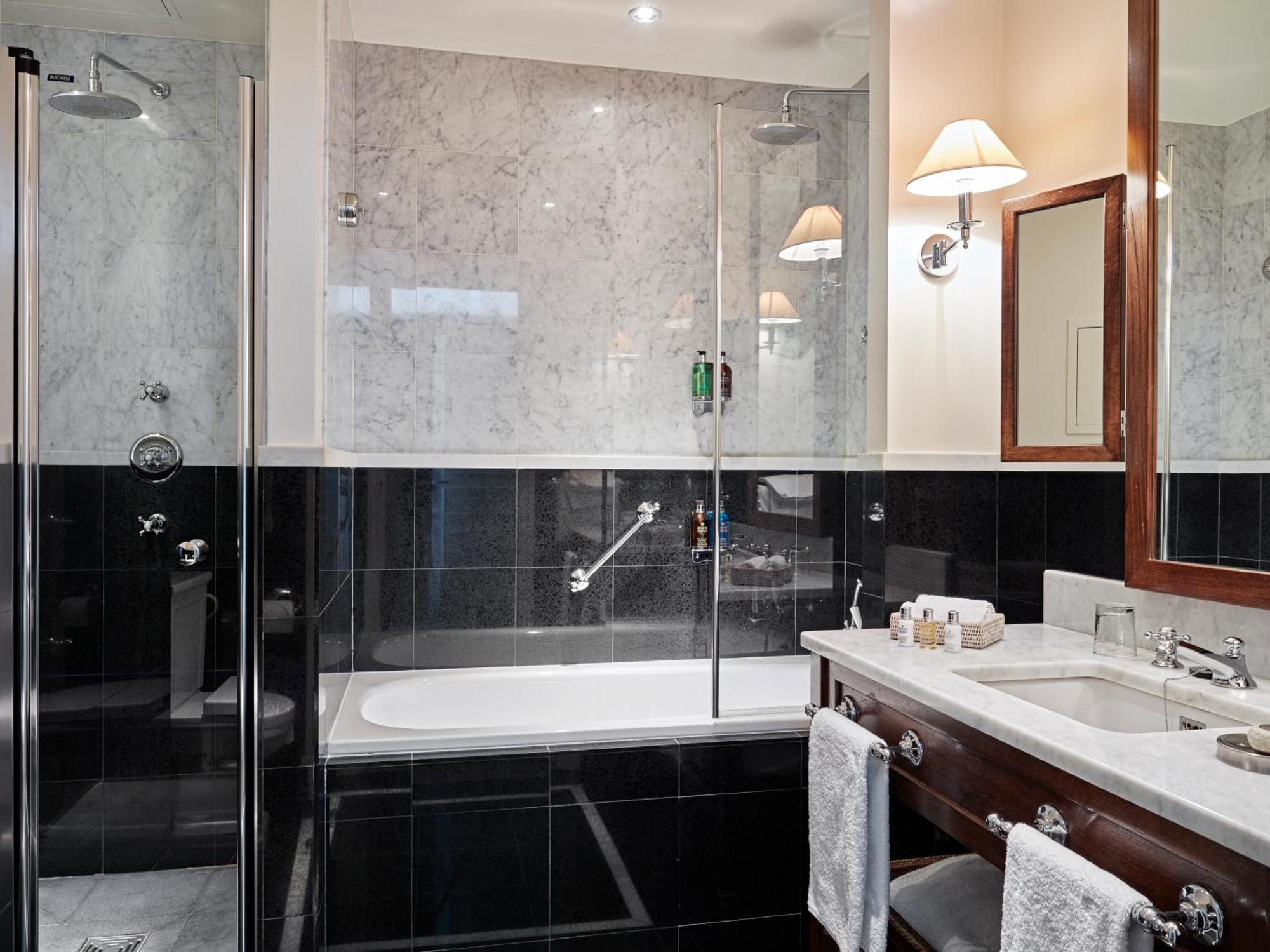 La Tremoille Hotel 3*