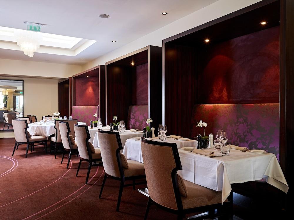 Hotel La Tremoille Parigi