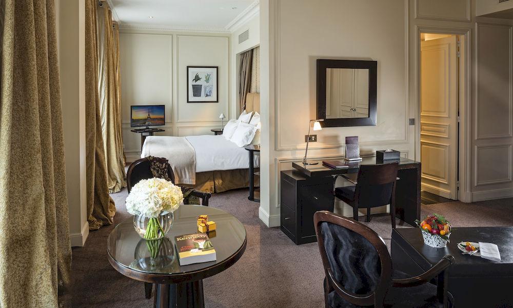 Hotel La Tremoille Parigi