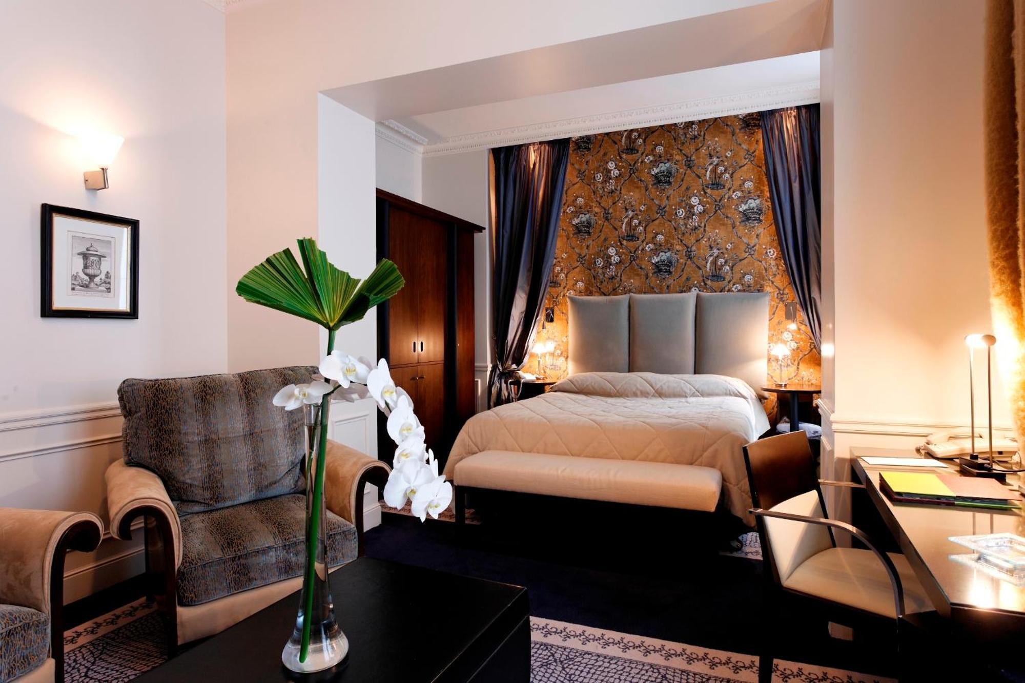 La Tremoille Hotel